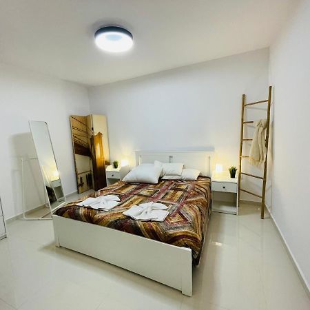 Haris White Apartment Roussospítion المظهر الخارجي الصورة
