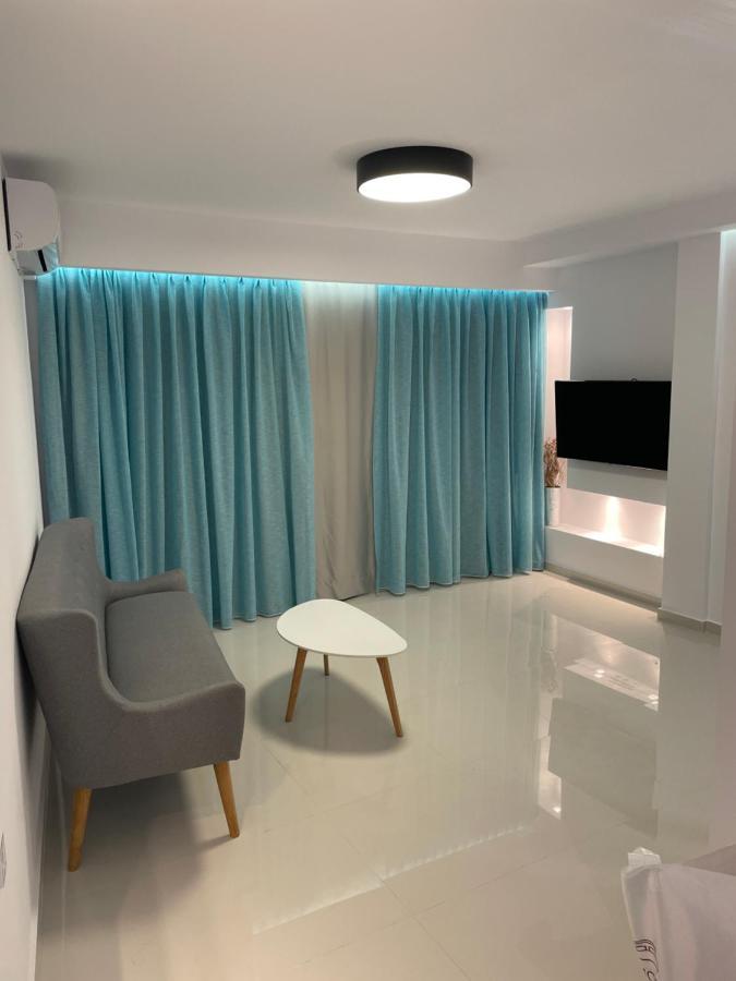 Haris White Apartment Roussospítion المظهر الخارجي الصورة
