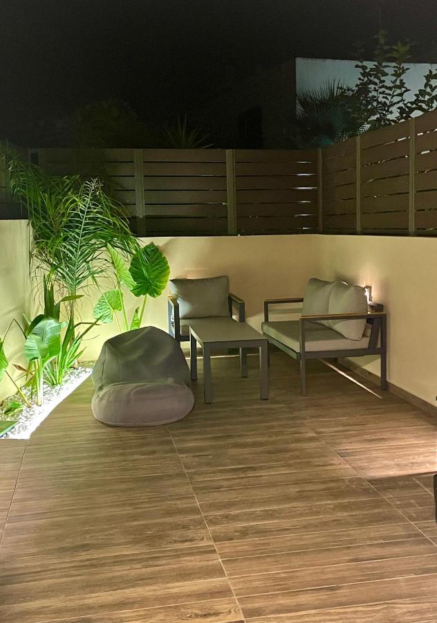 Haris White Apartment Roussospítion المظهر الخارجي الصورة