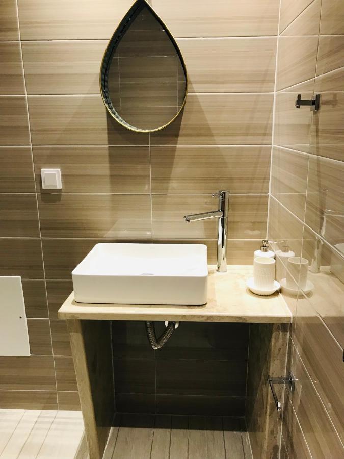 Haris White Apartment Roussospítion المظهر الخارجي الصورة