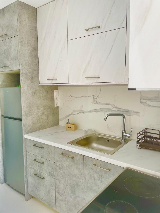 Haris White Apartment Roussospítion المظهر الخارجي الصورة
