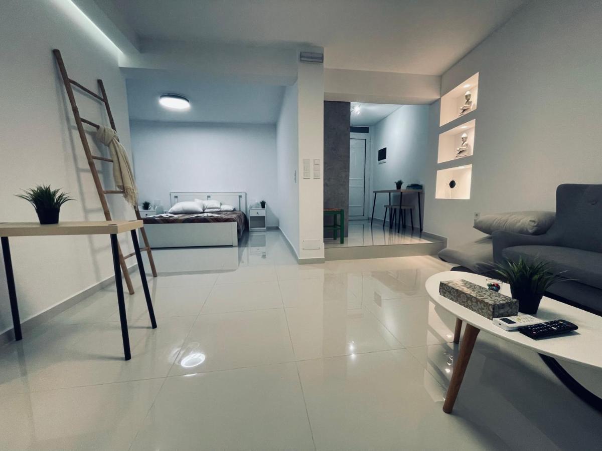 Haris White Apartment Roussospítion المظهر الخارجي الصورة